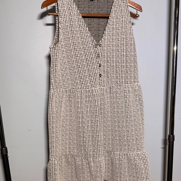 LOFT Dresses & Skirts - LOFT Sleeveless Black and White Checkered Midi Dress
